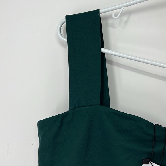 Dynamite NWT Women's Green lota bare square neck cropped Top - Picture 2 of 6